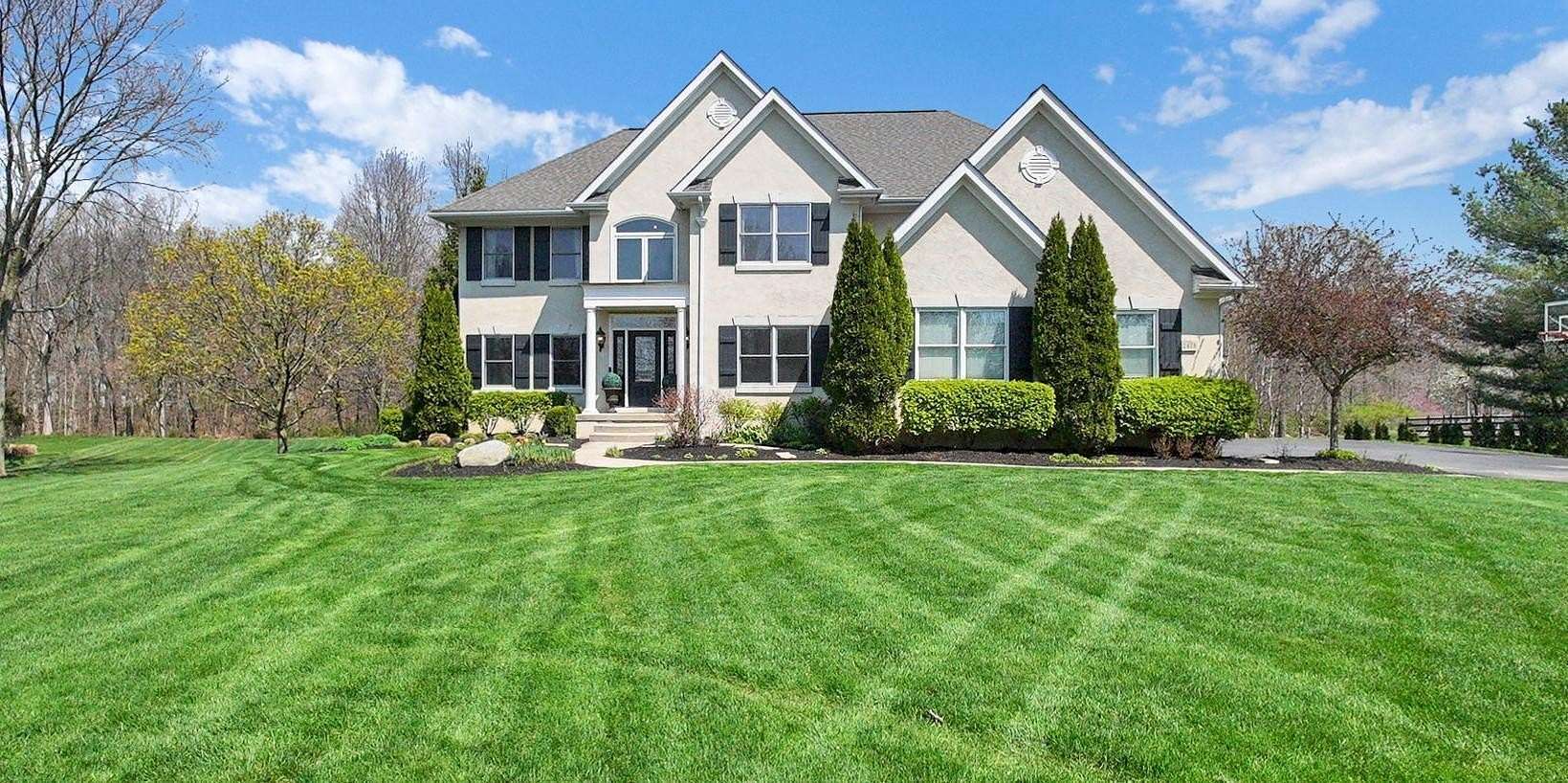 2 Acres of Land with Home for Sale in Powell, Ohio