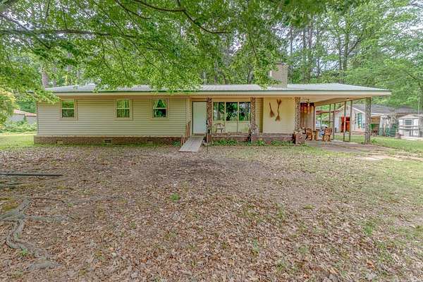 1.64 Acres of Land with Home for Sale in Augusta, Arkansas