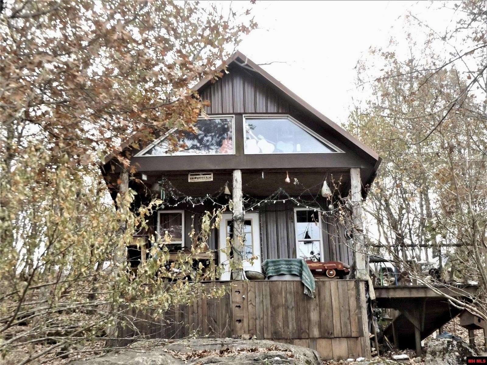 5.9 Acres of Improved Residential Land for Sale in Yellville, Arkansas