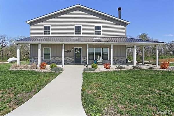 7 Acres of Land with Home for Sale in New Douglas, Illinois