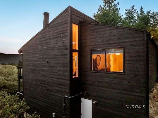 2.9 Acres of Land with Home for Sale in Idyllwild, California