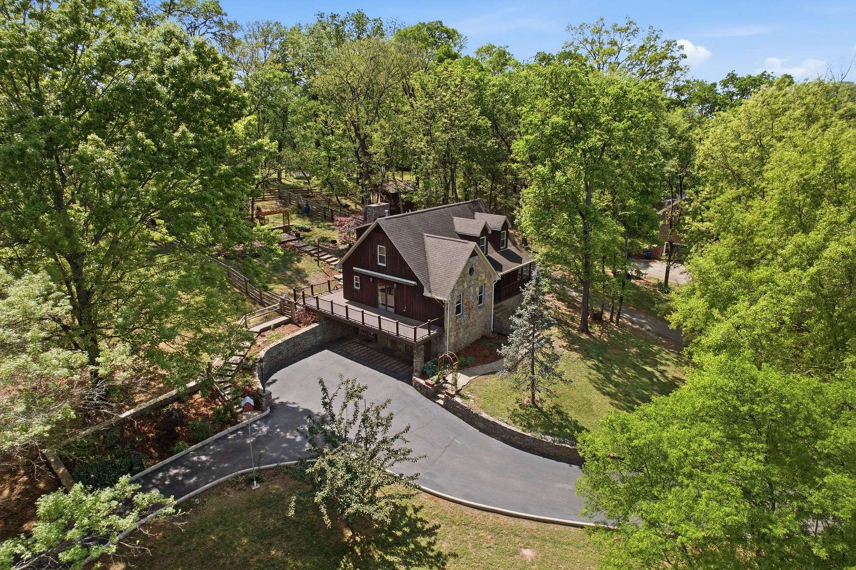 1.72 Acres of Land with Home for Sale in Columbia, Tennessee