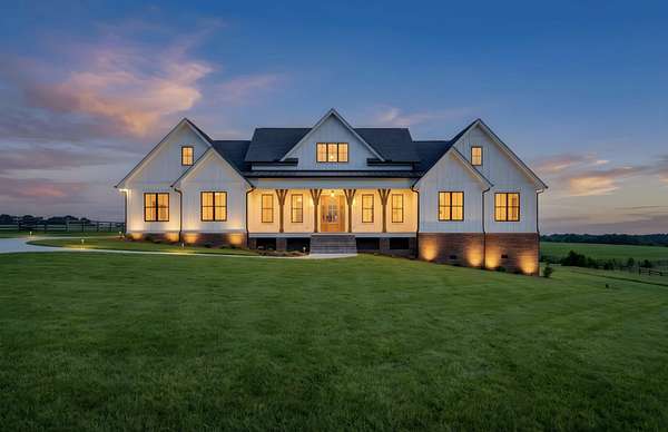 1.24 Acres of Land with Home for Sale in Burns, Tennessee