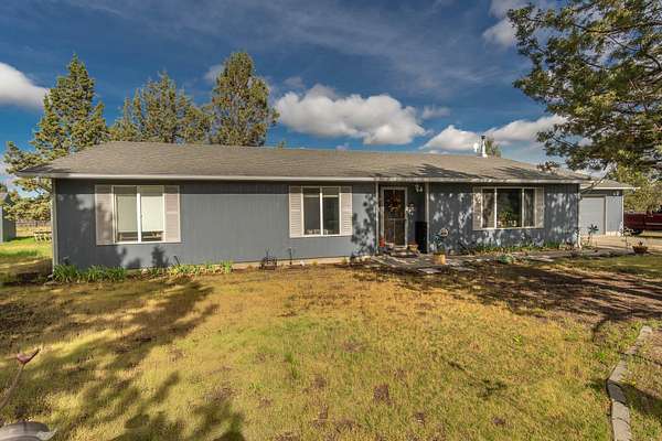 1.85 Acres of Land with Home for Sale in Prineville, Oregon