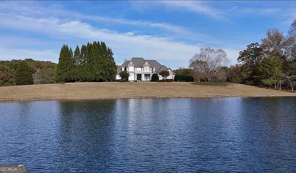 171 Acres of Land with Home for Sale in Silver Creek, Georgia