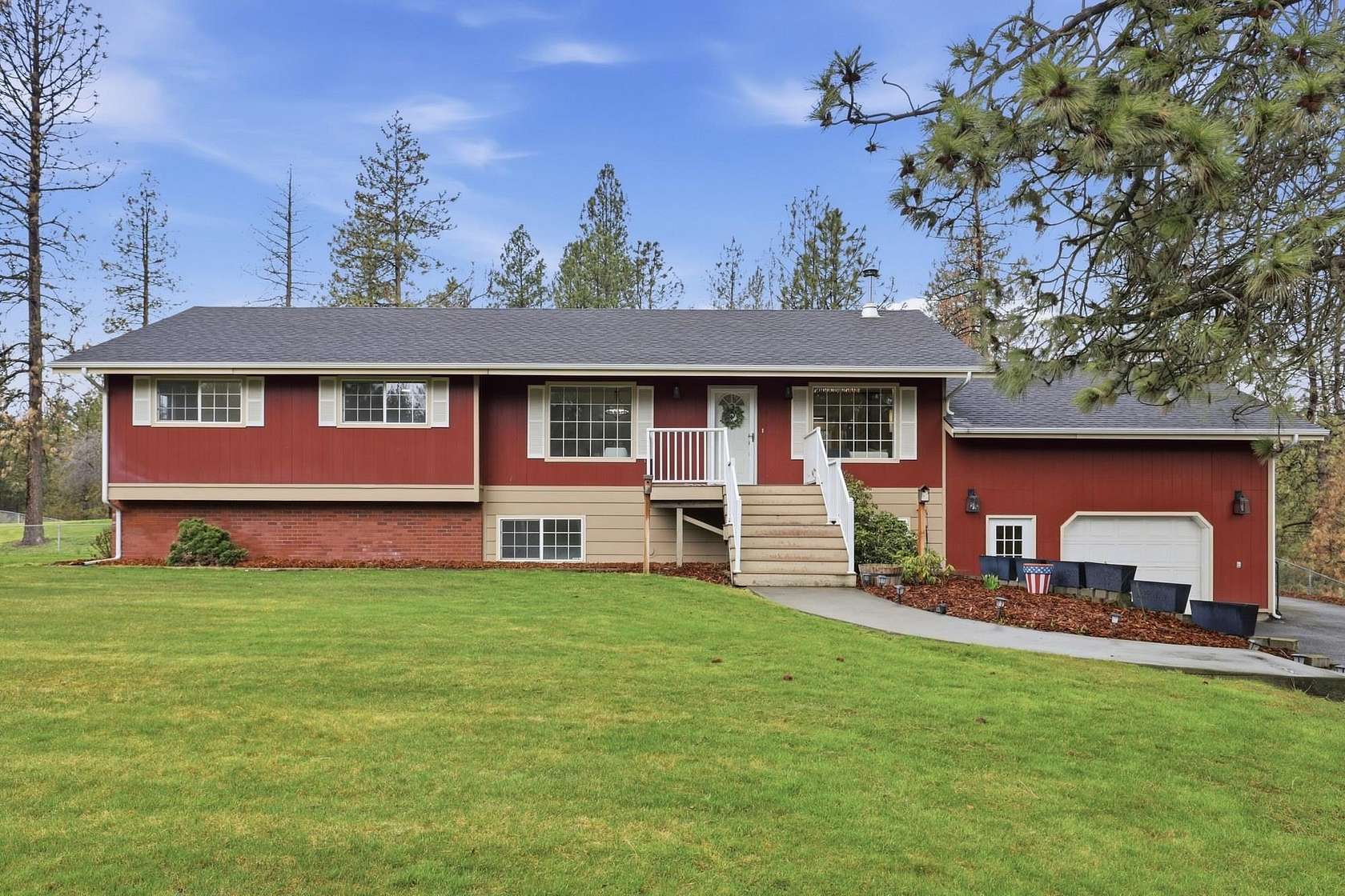 4.6 Acres of Improved Mixed-Use Land for Sale in Medical Lake, Washington