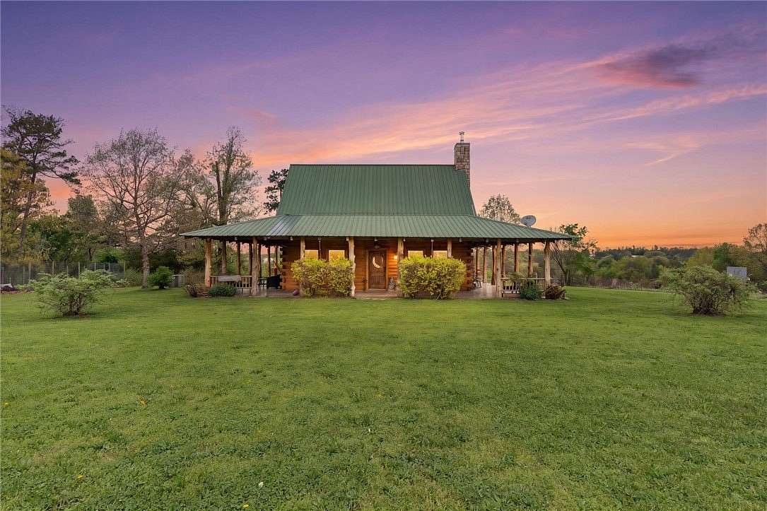 18.8 Acres of Recreational Land with Home for Sale in Huntsville, Arkansas