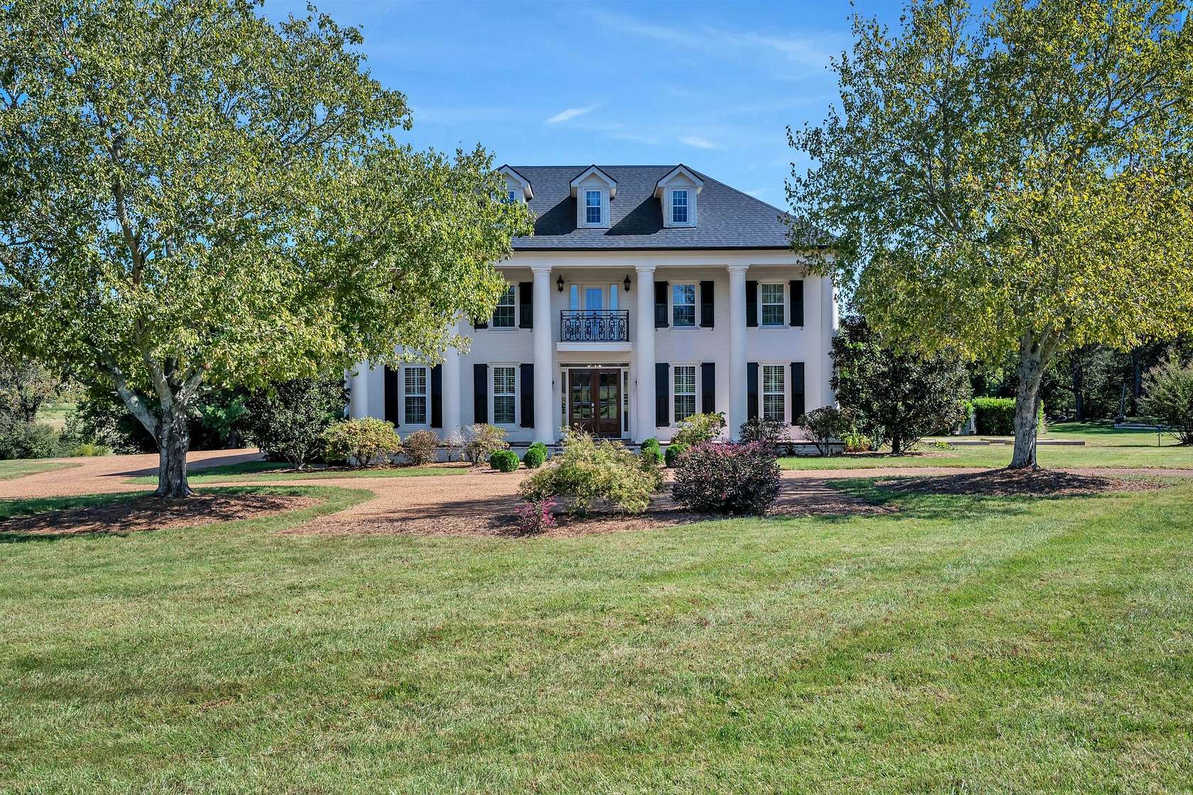 5 Acres of Land with Home for Sale in Franklin, Tennessee