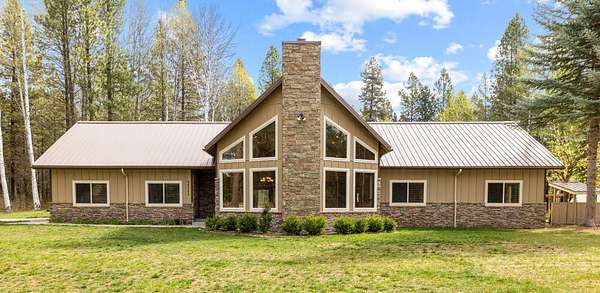 1.55 Acres of Land with Home for Sale in Chiloquin, Oregon