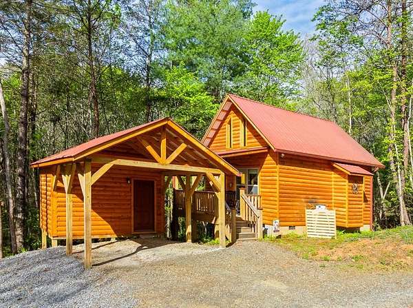 1.27 Acres of Land with Home for Sale in Murphy, North Carolina