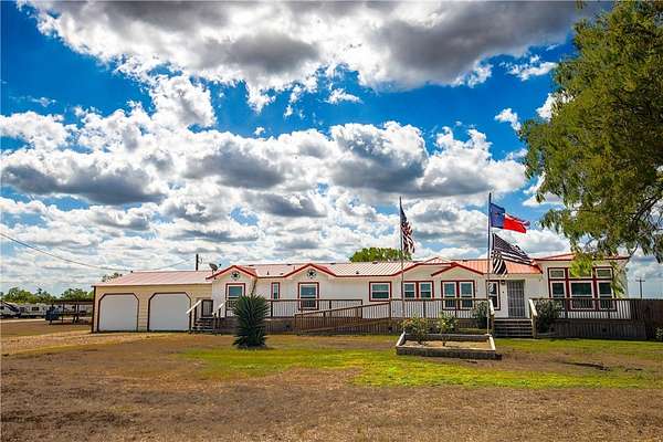 7 Acres of Land with Home for Sale in Skidmore, Texas