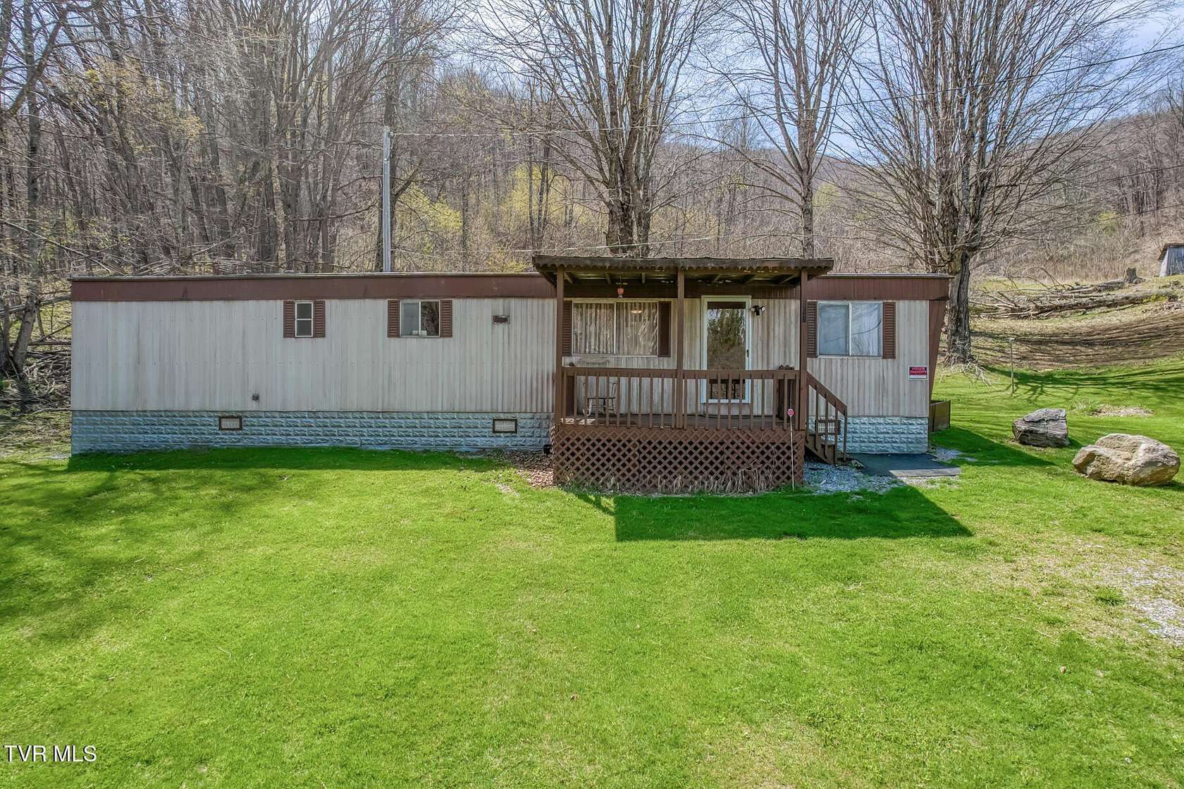 4.45 Acres of Land with Home for Sale in Roan Mountain, Tennessee