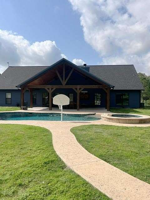 10 Acres of Land with Home for Sale in Nacogdoches, Texas