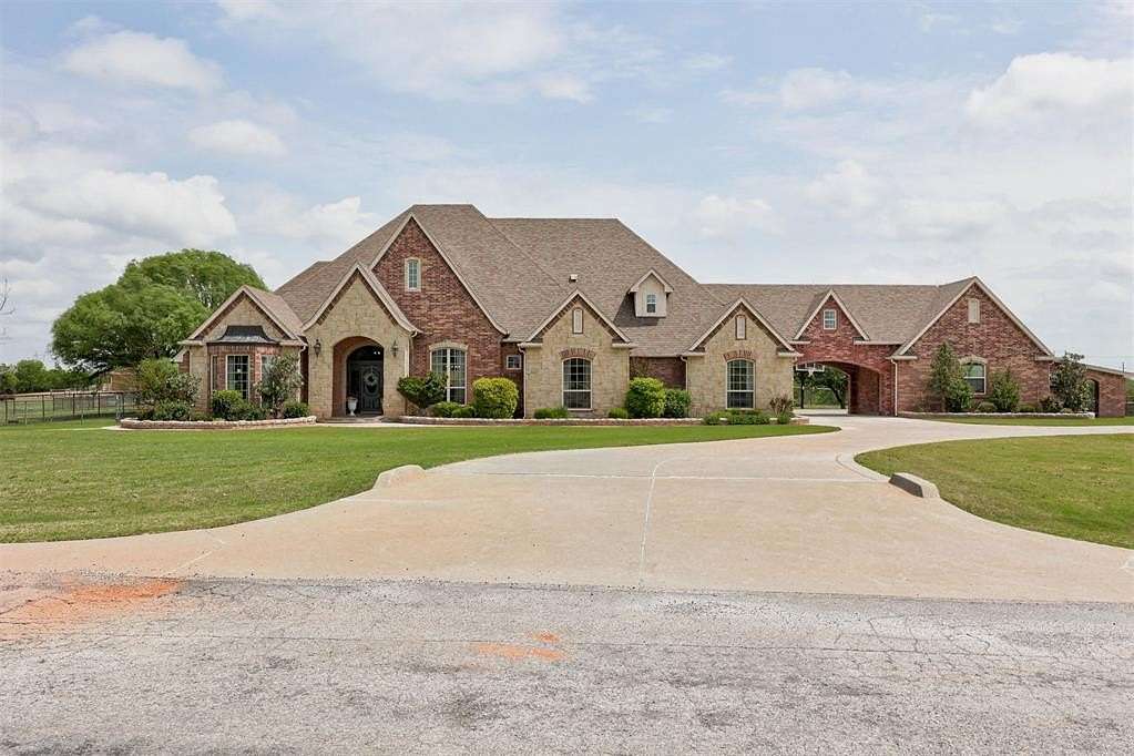 5.19 Acres of Land with Home for Sale in Norman, Oklahoma