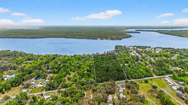 15.5 Acres of Recreational & Residential Land for Sale in Crescent City, Florida