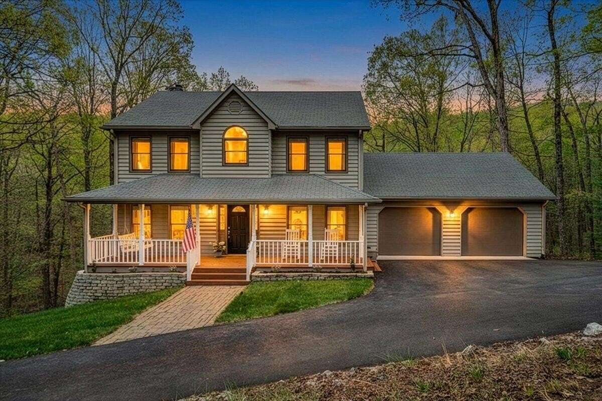 5.36 Acres of Land with Home for Sale in Hardy, Virginia