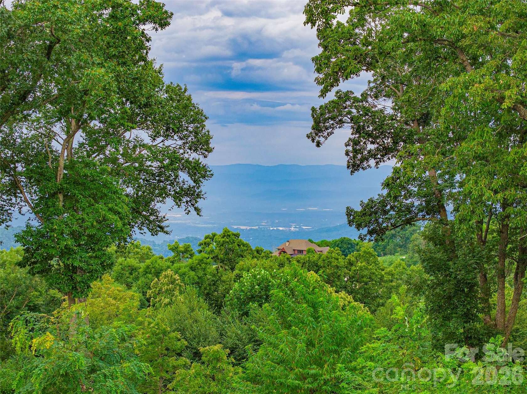 1 Acre of Residential Land for Sale in Hendersonville, North Carolina