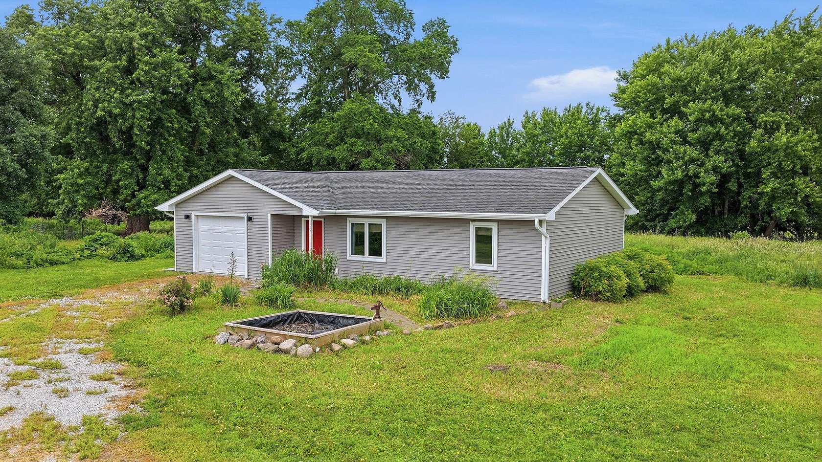 3.49 Acres of Land with Home for Sale in Ellsworth, Iowa