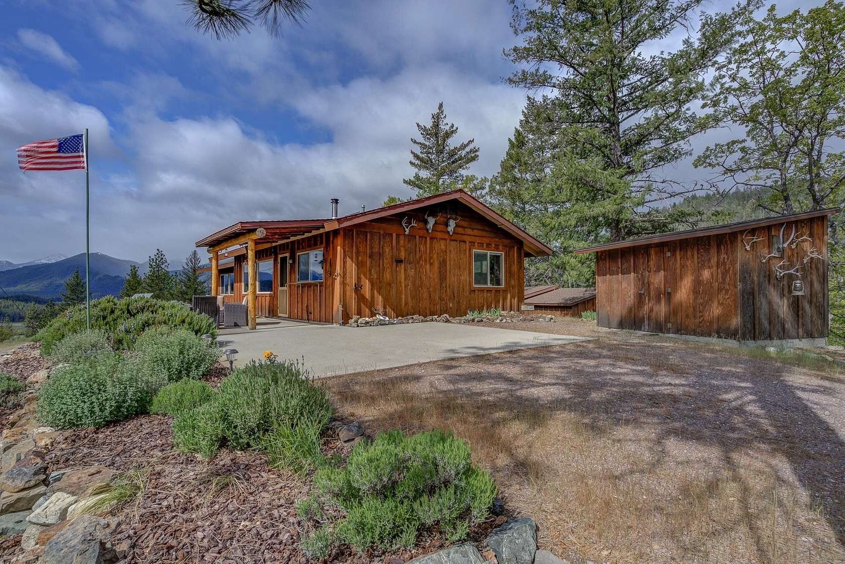 17.5 Acres of Land with Home for Sale in Fort Jones, California