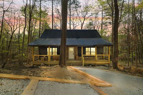 1.6 Acres of Land with Home for Sale in Zoe, Kentucky