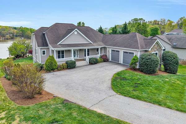 1.68 Acres of Land with Home for Sale in Wirtz, Virginia