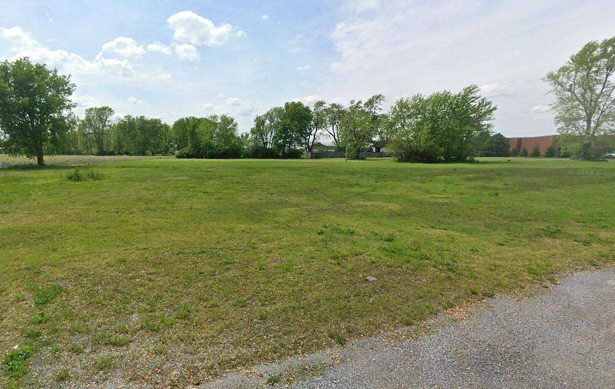 3.54 Acres of Land for Auction in Taylorville, Illinois