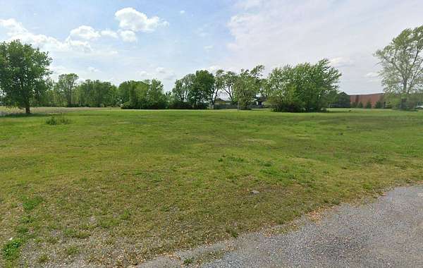 3.54 Acres of Land for Auction in Taylorville, Illinois