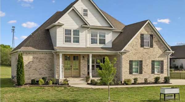 1.5 Acres of Land with Home for Sale in Gallatin, Tennessee