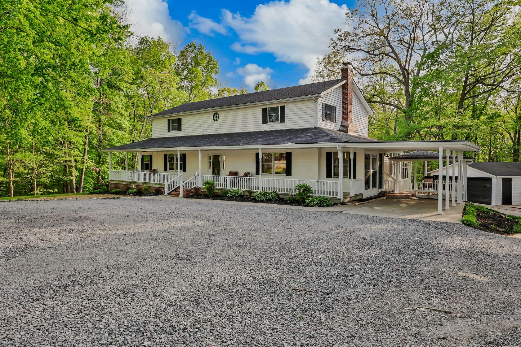 3 Acres of Land with Home for Sale in Clarksville, Tennessee