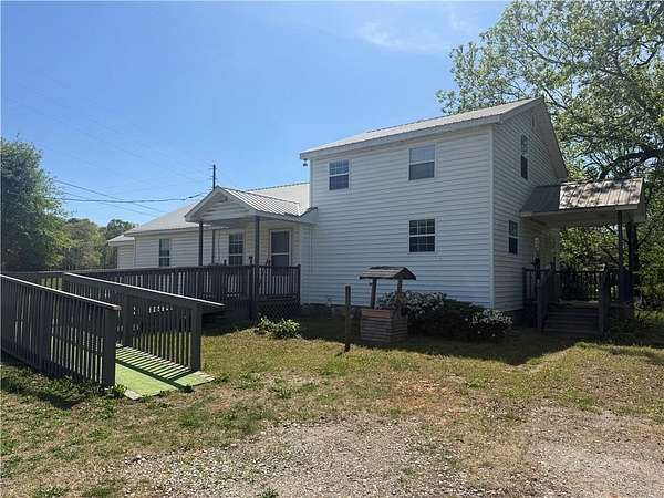 2.69 Acres of Land with Home for Lease in Gainesville, Georgia