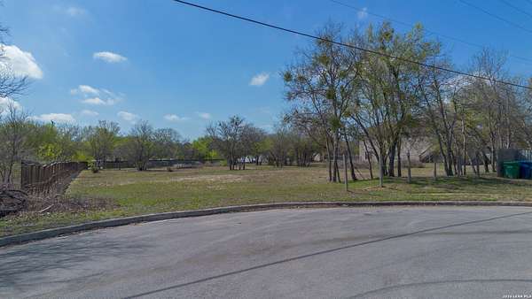 1 Acre of Residential Land for Sale in San Antonio, Texas