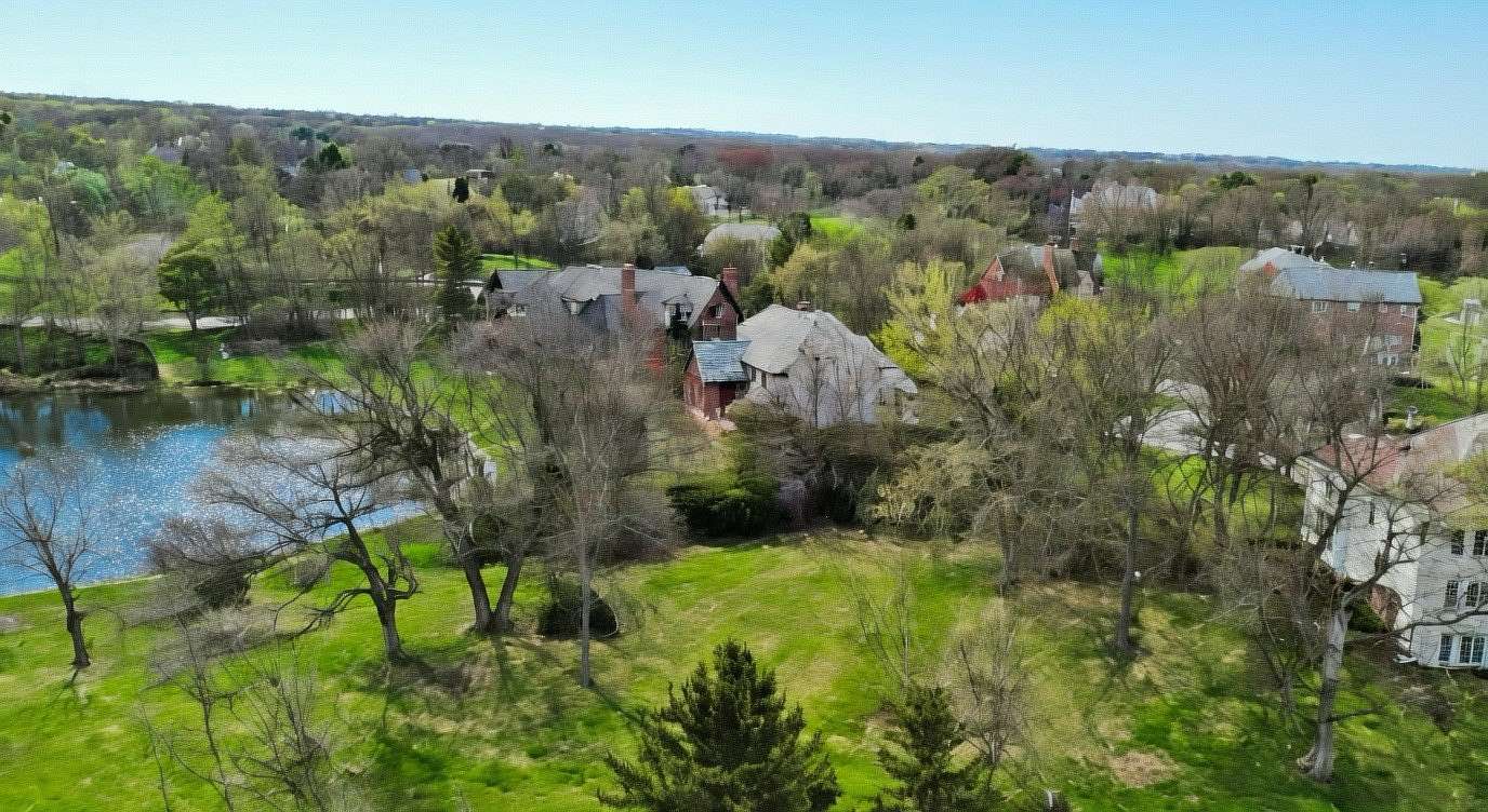 1.46 Acres of Residential Land for Sale in North Barrington, Illinois