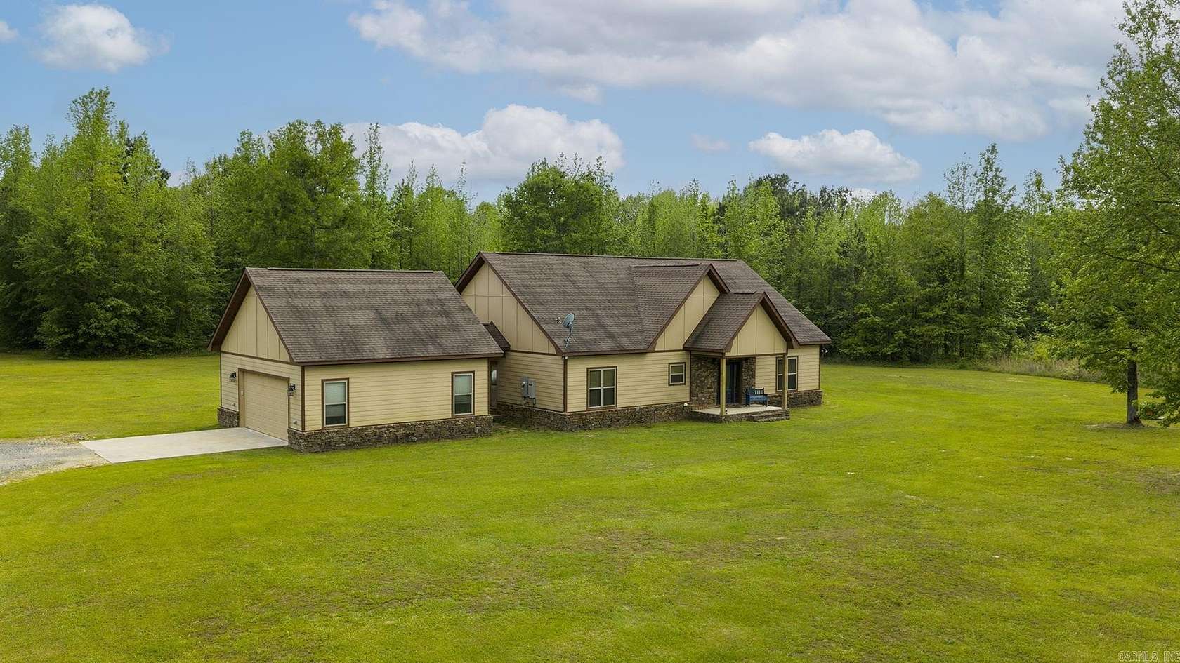 8 Acres of Land with Home for Sale in Camden, Arkansas