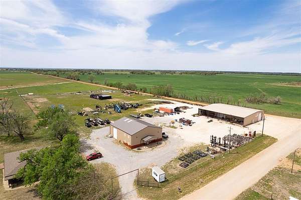 3.24 Acres of Improved Residential Land for Sale in Hennessey, Oklahoma