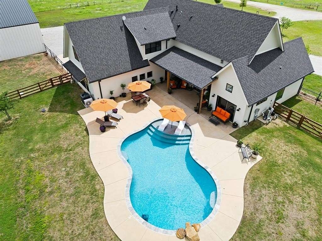 4.63 Acres of Land with Home for Sale in Waco, Texas