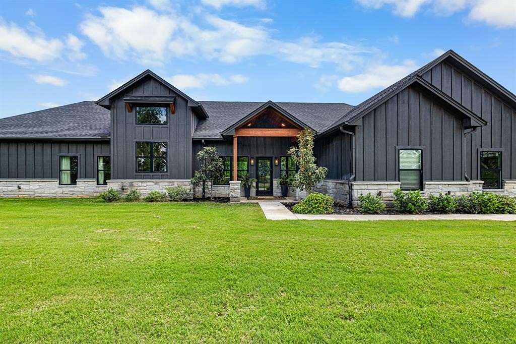 3 Acres of Land with Home for Sale in Bridgeport, Texas