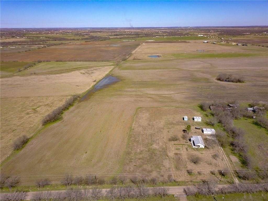 22.6 Acres of Agricultural & Residential Land for Sale in Rio Vista, Texas