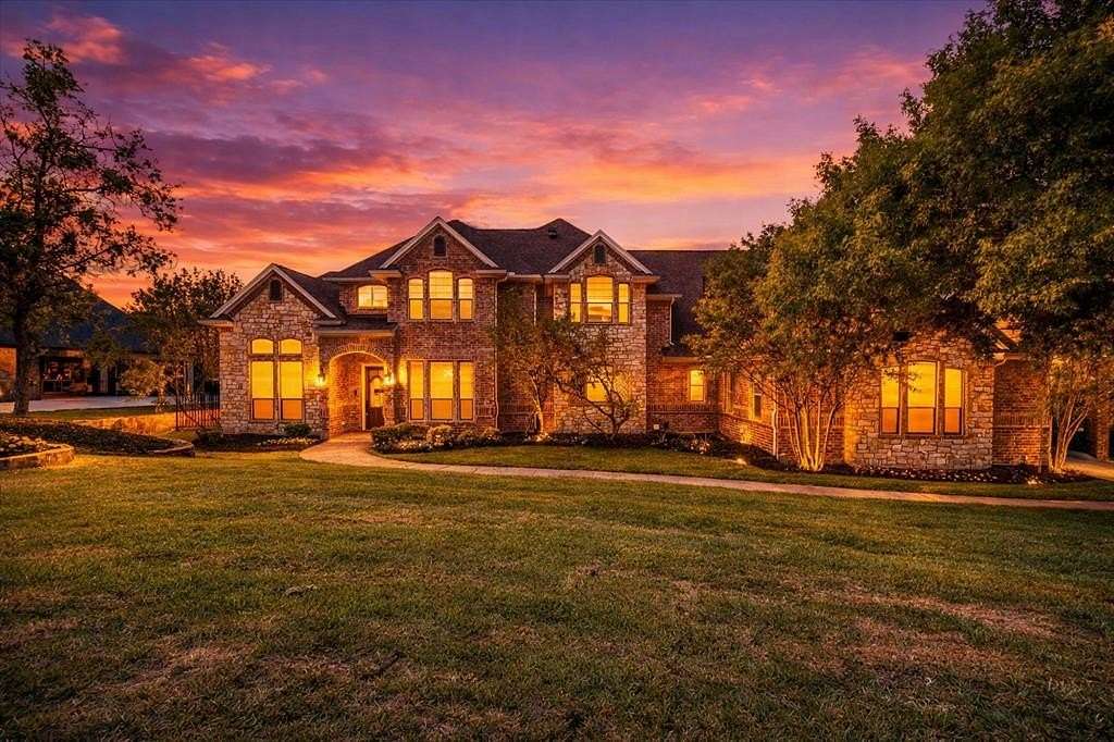 2 Acres of Land with Home for Sale in Fort Worth, Texas