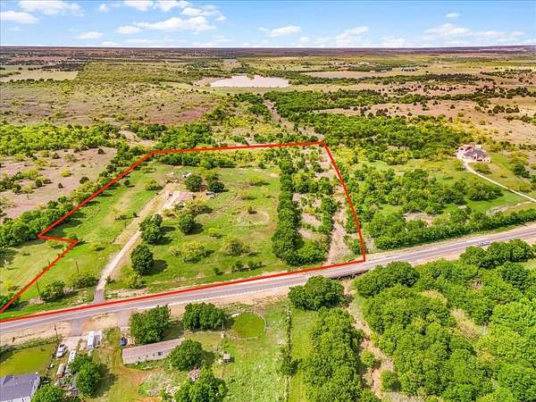 10.2 Acres of Land with Home for Sale in Venus, Texas