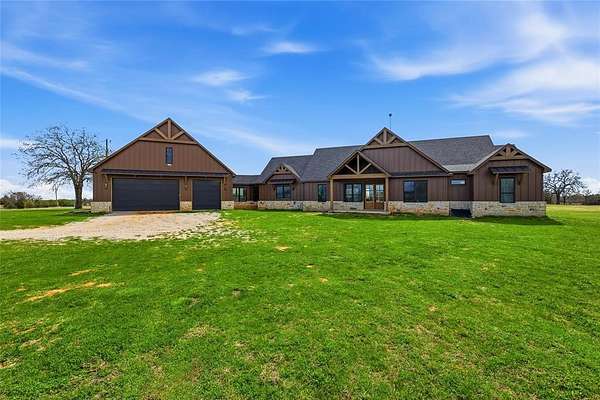 20 Acres of Agricultural Land with Home for Sale in Sunset, Texas