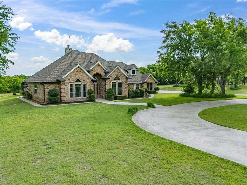 2.63 Acres of Land with Home for Sale in Bridgeport, Texas