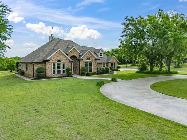 2.63 Acres of Land with Home for Sale in Bridgeport, Texas