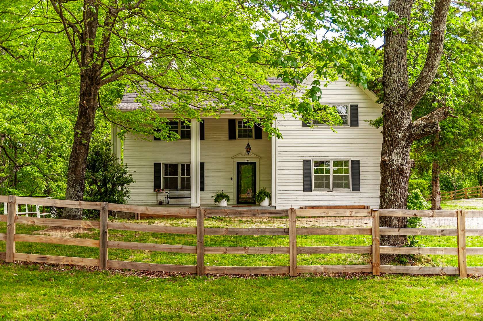 9.73 Acres of Land with Home for Sale in Columbia, Tennessee