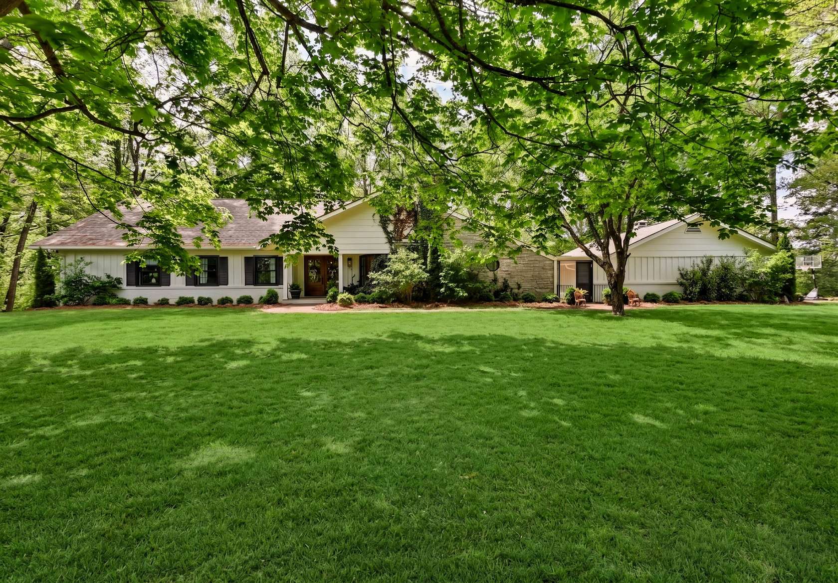 2.8 Acres of Land with Home for Sale in Clarksville, Tennessee