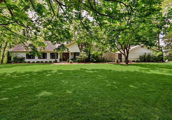 2.8 Acres of Land with Home for Sale in Clarksville, Tennessee