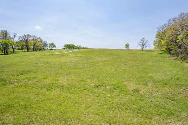 10.2 Acres of Land for Sale in Columbia, Tennessee