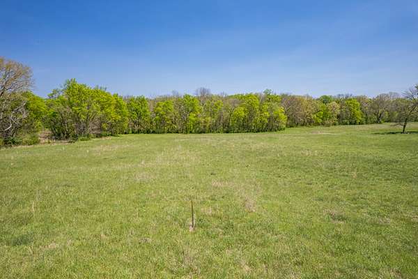 5.1 Acres of Land for Sale in Columbia, Tennessee