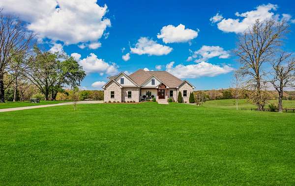 1.69 Acres of Land with Home for Sale in Clarksville, Tennessee