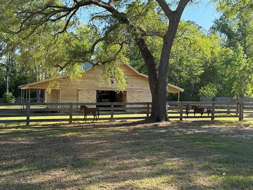 10 Acres of Agricultural Land for Sale in Hahira, Georgia