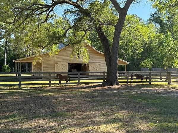 10 Acres of Agricultural Land for Sale in Hahira, Georgia
